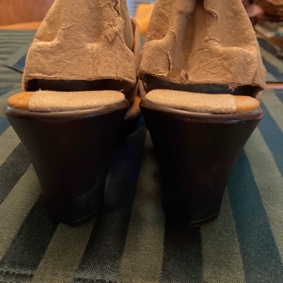 Leather Upper Slide Sandals - Picture 4 of 4